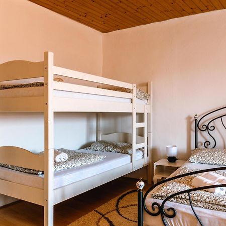 Apartment Valetovi Štanjel Εξωτερικό φωτογραφία